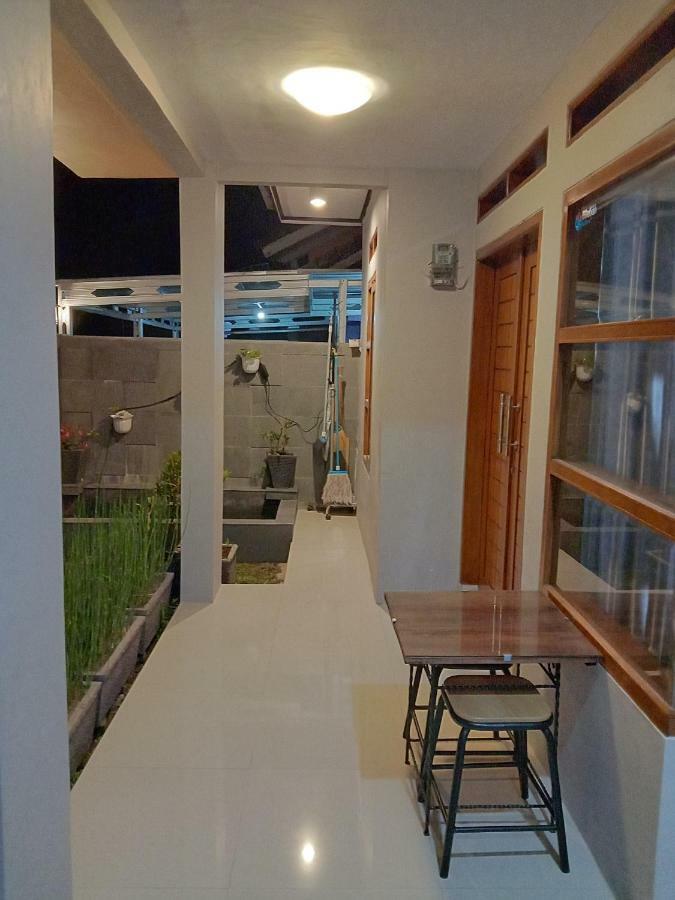 Guesthouse - Lubna Homestay คุนิงงาน ภายนอก รูปภาพ